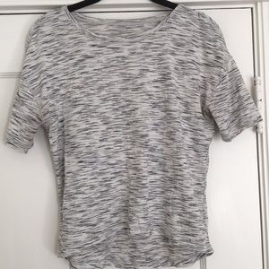 Lululemon workout shirt